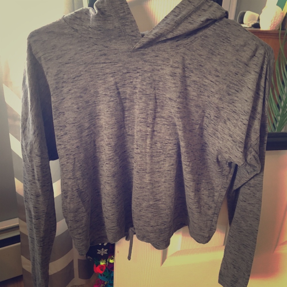 Cropped long sleeve shirt